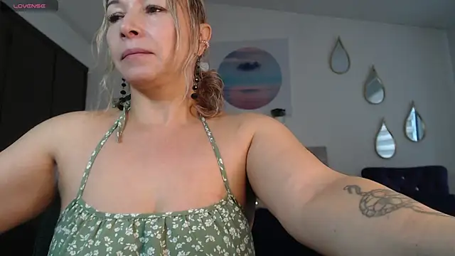 Ingridbergman online show from 07-14-26, 01:17