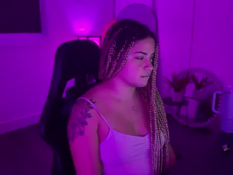 MelSaunders online show from 10-26-25, 04:02