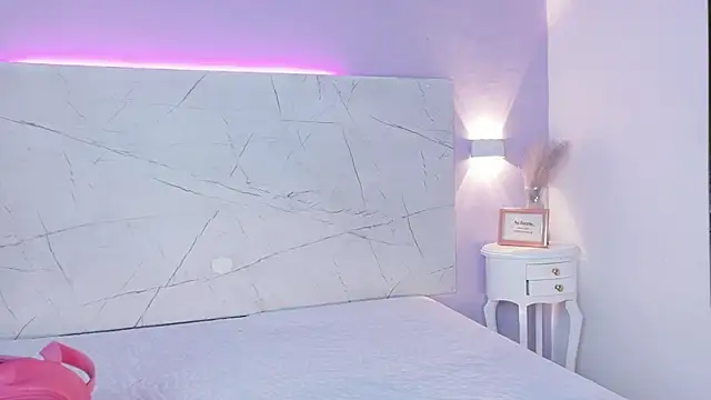 AbrilBrent online show from 09-26-25, 08:05