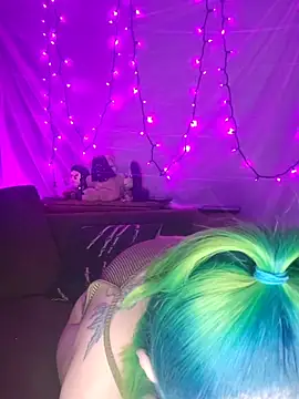 Snapshot of EverlyEster chatting on 05-16-26, 03:49 EverlyEster online show from 05-16-26, 03:49