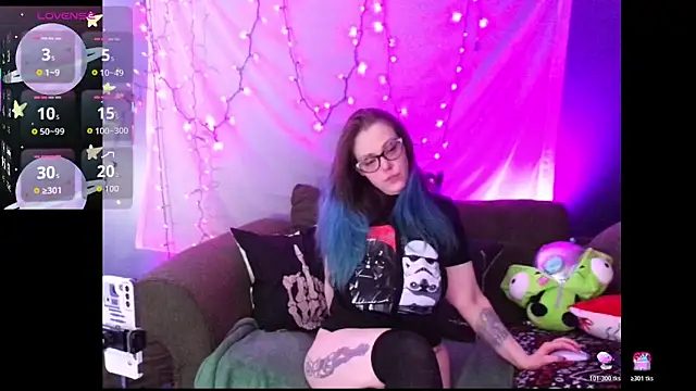 Snapshot of EverlyEster chatting on 02-14-26, 03:51 EverlyEster online show from 02-14-26, 03:51