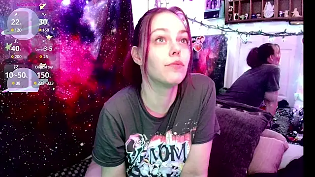 Snapshot of EverlyEster chatting on 01-19-25, 10:28 EverlyEster online show from 01-19-25, 10:28