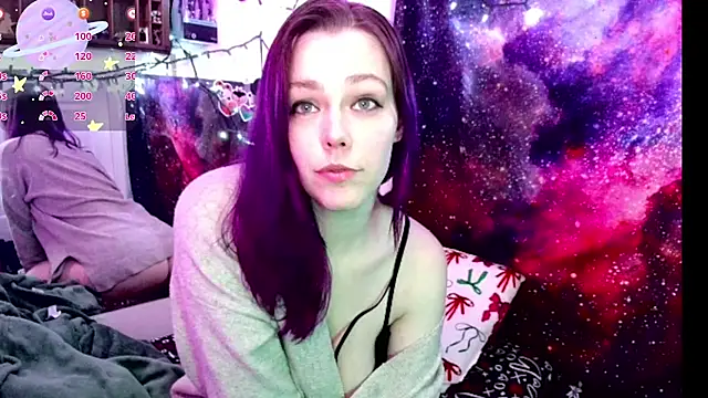 Snapshot of EverlyEster chatting on 03-07-25, 07:19 EverlyEster online show from 03-07-25, 07:19