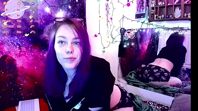 Snapshot of EverlyEster chatting on 02-28-25, 09:58 EverlyEster online show from 02-28-25, 09:58