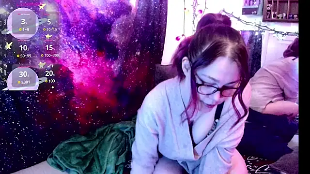 Snapshot of EverlyEster chatting on 02-02-25, 10:28 EverlyEster online show from 02-02-25, 10:28