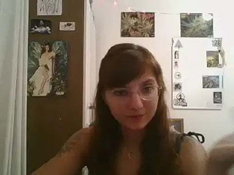 Snapshot of SweetyBabyDemon chatting on 02-04-25, 11:16 SweetyBabyDemon online show from 02-04-25, 11:16