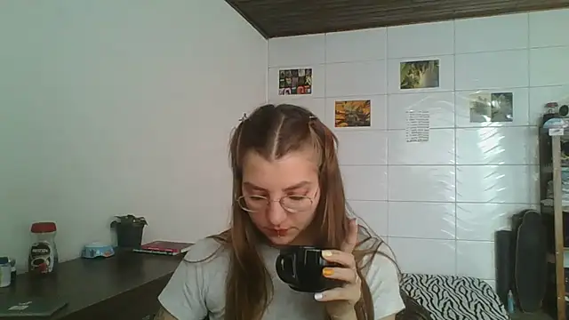 SweetyBabyDemon online show from 11-30-25, 01:45