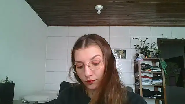 Snapshot of SweetyBabyDemon chatting on 10-09-25, 01:44 SweetyBabyDemon online show from 10-09-25, 01:44