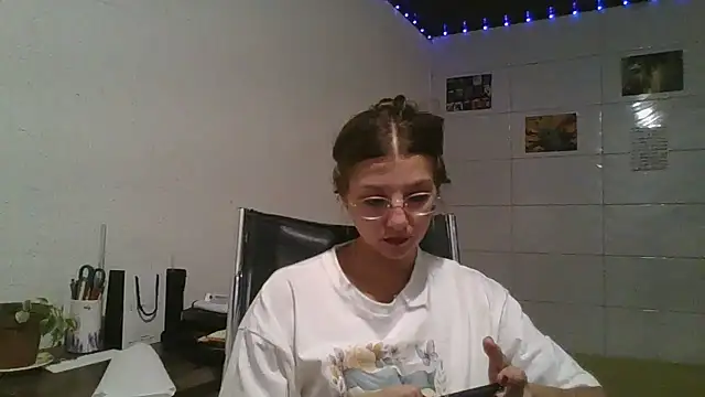 SweetyBabyDemon online show from 04-01-26, 11:01