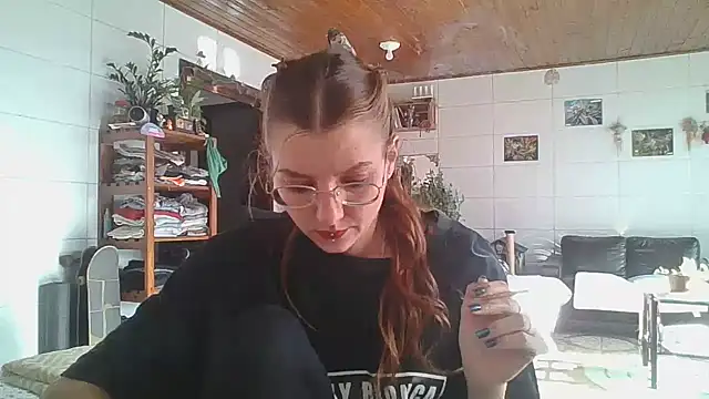 Snapshot of SweetyBabyDemon chatting on 10-19-25, 07:16 SweetyBabyDemon online show from 10-19-25, 07:16