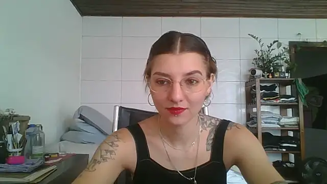 Snapshot of SweetyBabyDemon chatting on 09-19-25, 12:31 SweetyBabyDemon online show from 09-19-25, 12:31