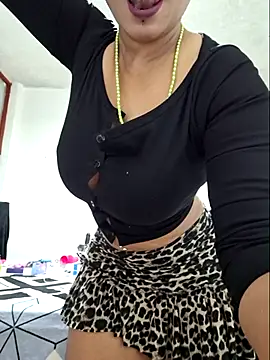 gatadeojosclaros online show from 03-27-26, 03:15