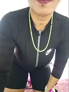 Snapshot of gatadeojosclaros chatting on 10-05-25, 11:17 gatadeojosclaros online show from 10-05-25, 11:17