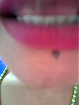 gatadeojosclaros online show from 04-17-26, 01:41