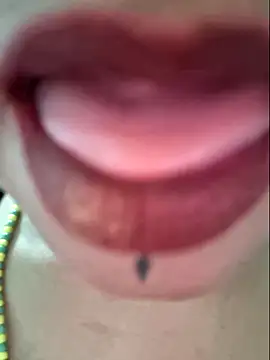 gatadeojosclaros online show from 10-28-25, 09:58