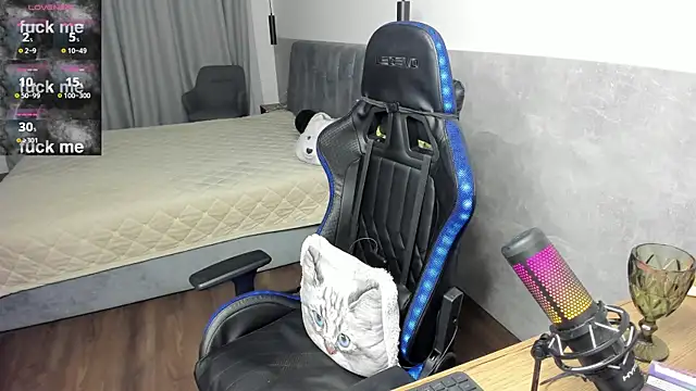 MCfly 11 online show from 04-10-26, 08:16