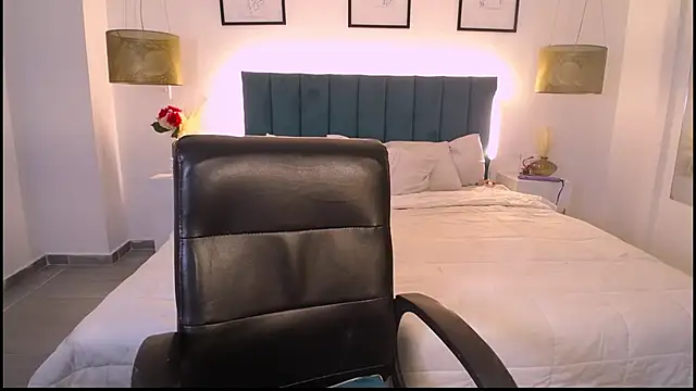 Snapshot of DestinyTorn chatting on 12-13-24, 05:38 DestinyTorn online show from 12-13-24, 05:38