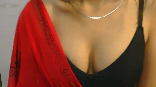 Snapshot of sexy_twisha chatting on 03-05-25, 11:38 sexy twisha online show from 03-05-25, 11:38