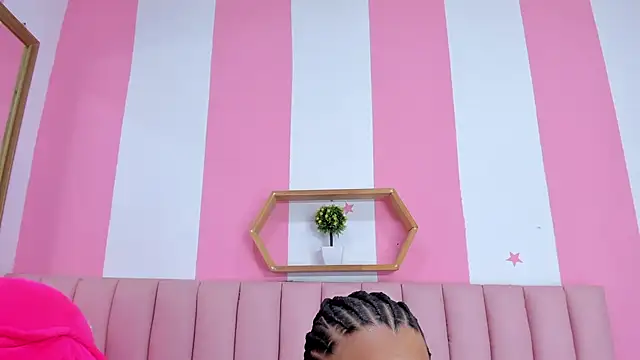 ISABELLA 020 online show from 04-07-26, 12:18