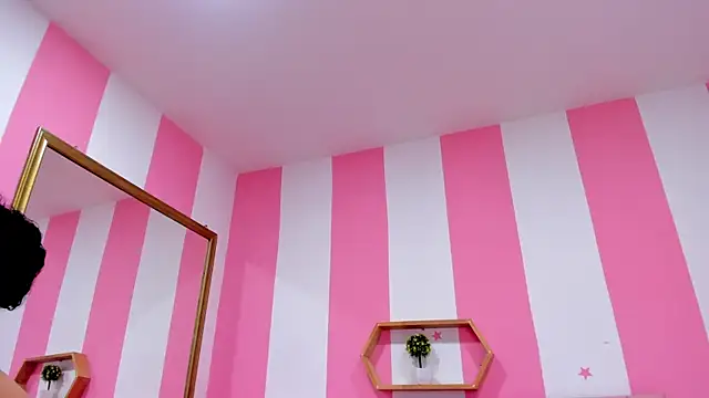 ISABELLA 020 online show from 10-24-25, 01:32