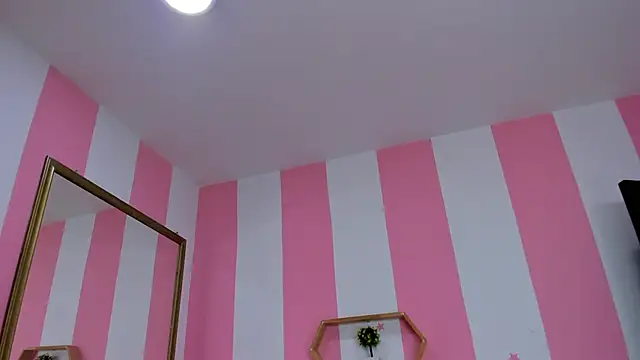 ISABELLA 020 online show from 03-12-26, 12:20