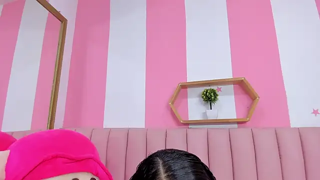 ISABELLA 020 online show from 04-14-26, 06:35