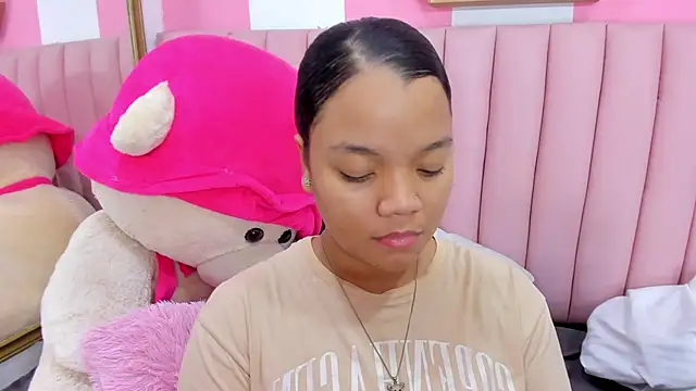 ISABELLA 020 online show from 12-15-25, 12:44