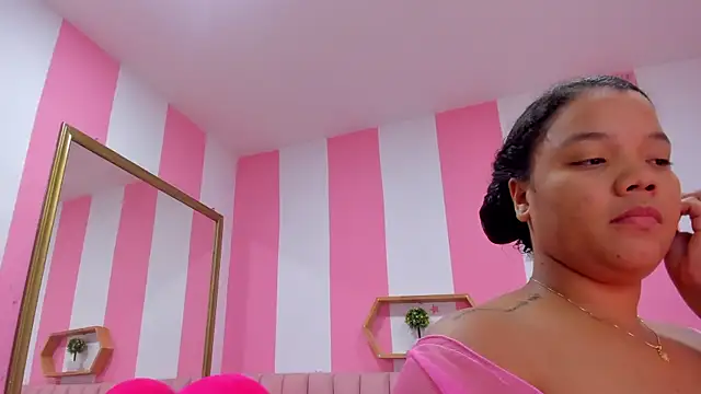 ISABELLA 020 online show from 10-28-25, 01:32