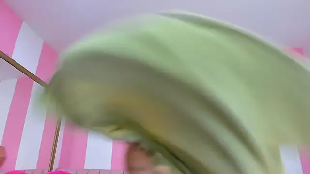 ISABELLA 020 online show from 04-08-26, 12:50