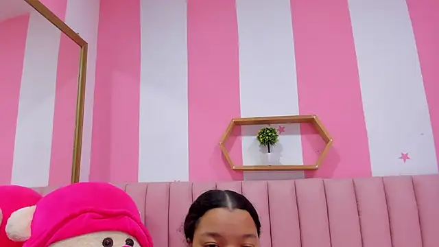 ISABELLA 020 online show from 10-23-25, 12:48