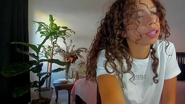 Snapshot of tokyo_girl chatting on 04-09-26, 01:17 tokyo girl online show from 04-09-26, 01:17