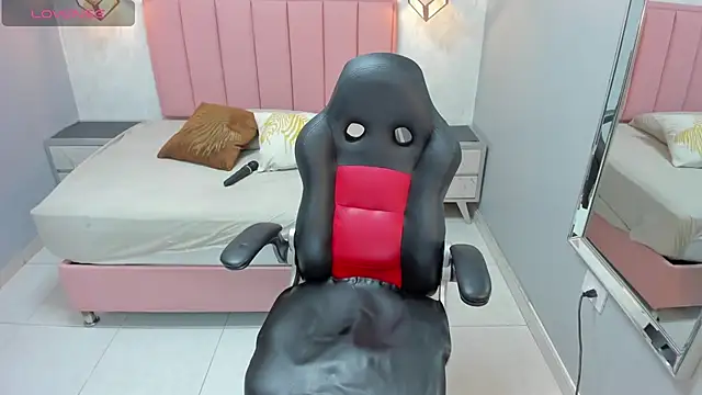 chelsyquinn online show from 07-25-26, 04:09