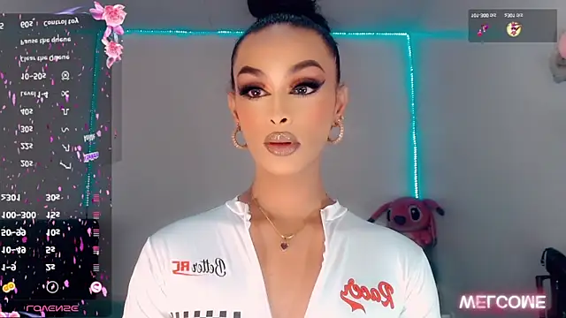  Riannagarcia  online show from 10-30-25, 02:43