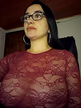 preetypeach online show from 10-28-25, 11:25