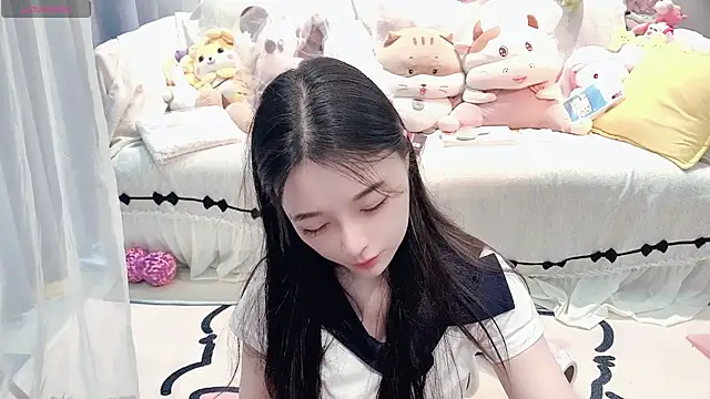 Snapshot of AKiKi711 chatting on 04-21-26, 04:52 AKiKi711 online show from 04-21-26, 04:52