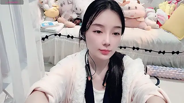 Snapshot of AKiKi711 chatting on 04-28-26, 04:55 AKiKi711 online show from 04-28-26, 04:55