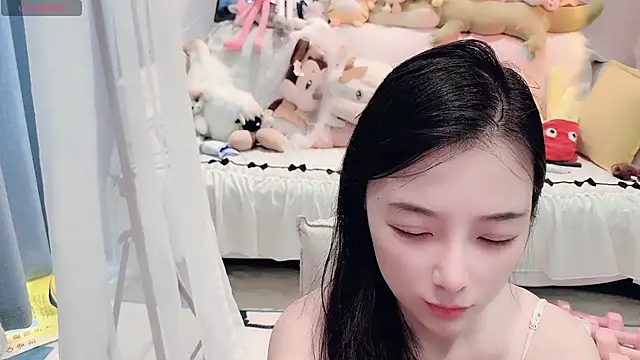 Snapshot of AKiKi711 chatting on 07-19-26, 05:16 AKiKi711 online show from 07-19-26, 05:16