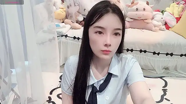 Snapshot of AKiKi711 chatting on 05-07-26, 04:28 AKiKi711 online show from 05-07-26, 04:28