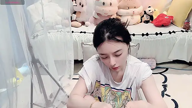Snapshot of AKiKi711 chatting on 07-23-26, 04:54 AKiKi711 online show from 07-23-26, 04:54
