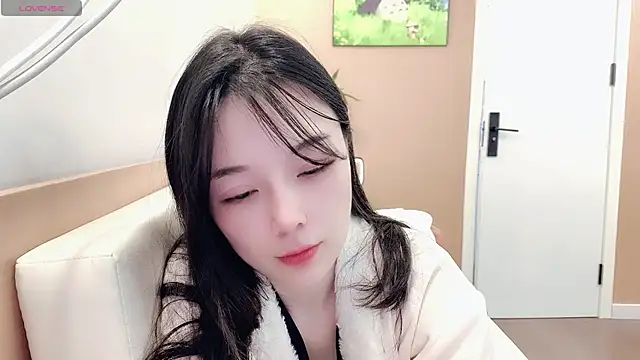 AKiKi711 online show from 02-12-26, 04:23