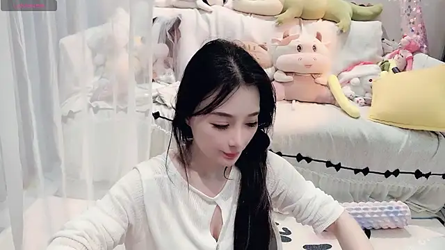 Snapshot of AKiKi711 chatting on 06-03-26, 03:17 AKiKi711 online show from 06-03-26, 03:17
