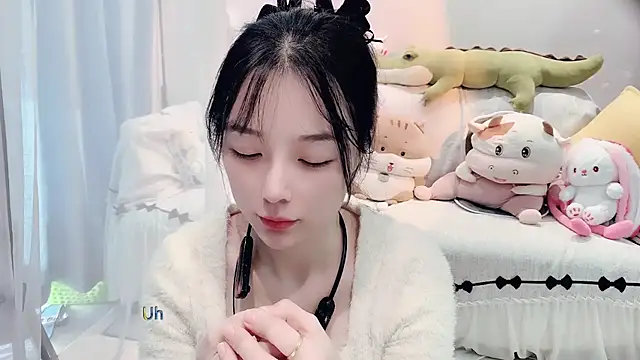 Snapshot of AKiKi711 chatting on 11-09-25, 04:27 AKiKi711 online show from 11-09-25, 04:27