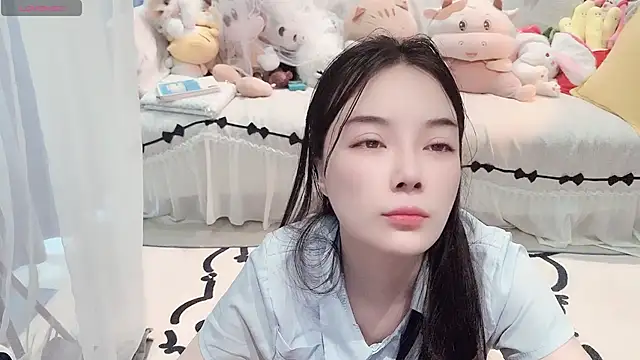 Snapshot of AKiKi711 chatting on 05-08-26, 05:00 AKiKi711 online show from 05-08-26, 05:00