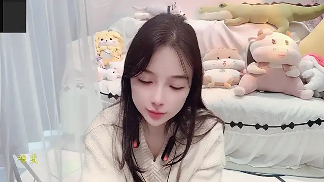 Snapshot of AKiKi711 chatting on 10-11-25, 04:57 AKiKi711 online show from 10-11-25, 04:57