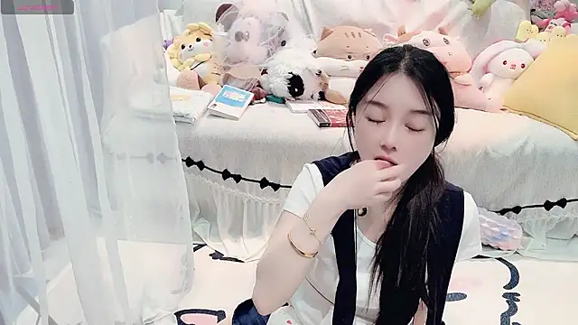 Snapshot of AKiKi711 chatting on 04-25-26, 02:47 AKiKi711 online show from 04-25-26, 02:47