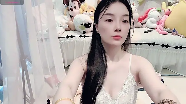 Snapshot of AKiKi711 chatting on 06-16-26, 05:07 AKiKi711 online show from 06-16-26, 05:07