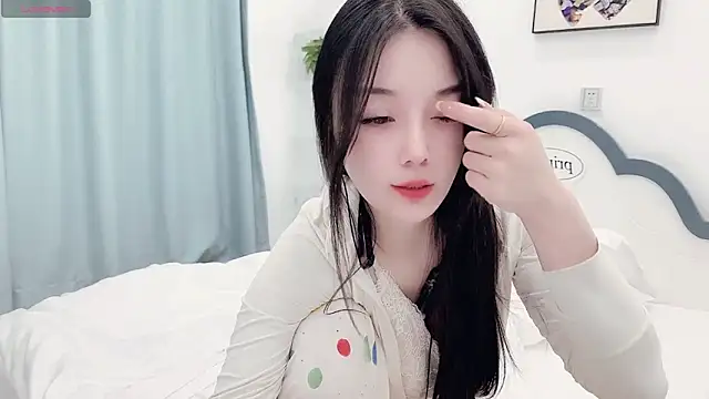 AKiKi711 online show from 04-09-26, 06:19