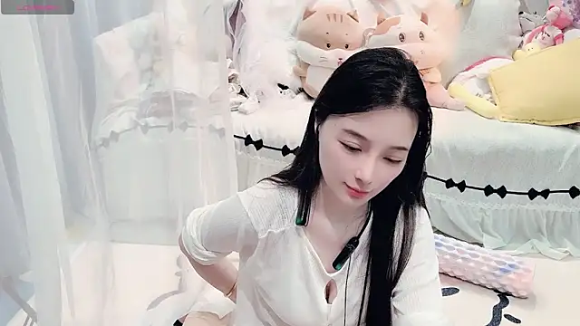 Snapshot of AKiKi711 chatting on 06-04-26, 04:55 AKiKi711 online show from 06-04-26, 04:55