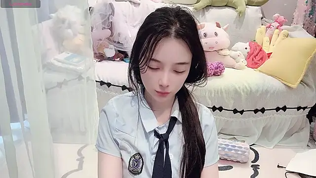 Snapshot of AKiKi711 chatting on 05-21-26, 04:54 AKiKi711 online show from 05-21-26, 04:54