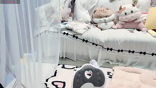 Snapshot of AKiKi711 chatting on 05-30-26, 05:03 AKiKi711 online show from 05-30-26, 05:03